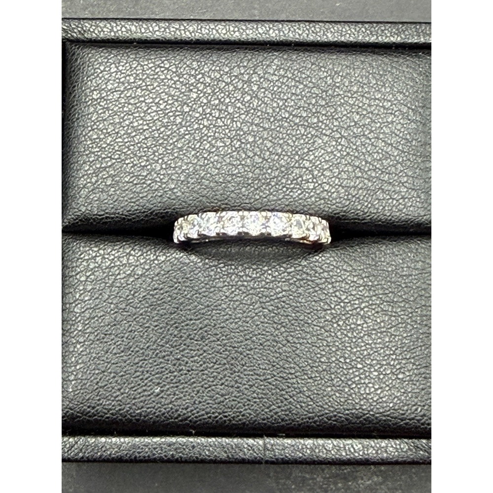 EUC Sterling Silver CZ Band Ring Size 7.25 J28